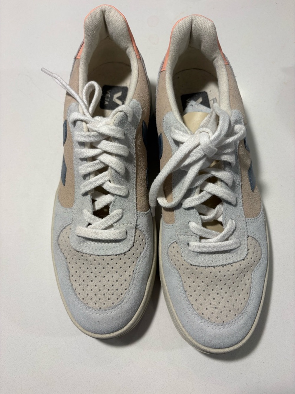 Veja women’s sneaker size 40